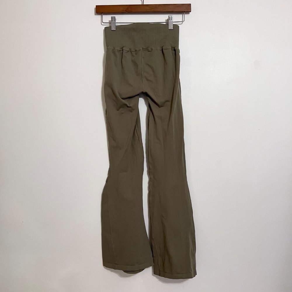 NWOT Free People Movement Good Karma Crop Flares - Picture 6 of 7
